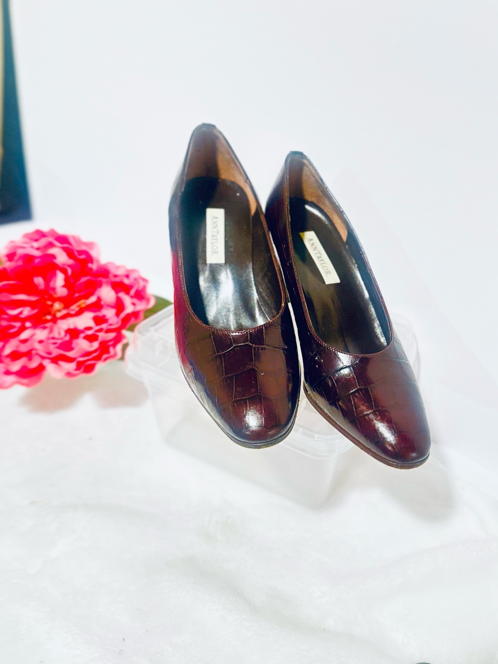 Ann Taylor Croc-Embossed Pumps in Burgundy Almond Toe Block Chunky Heel 6.5 - Picture 4 of 10